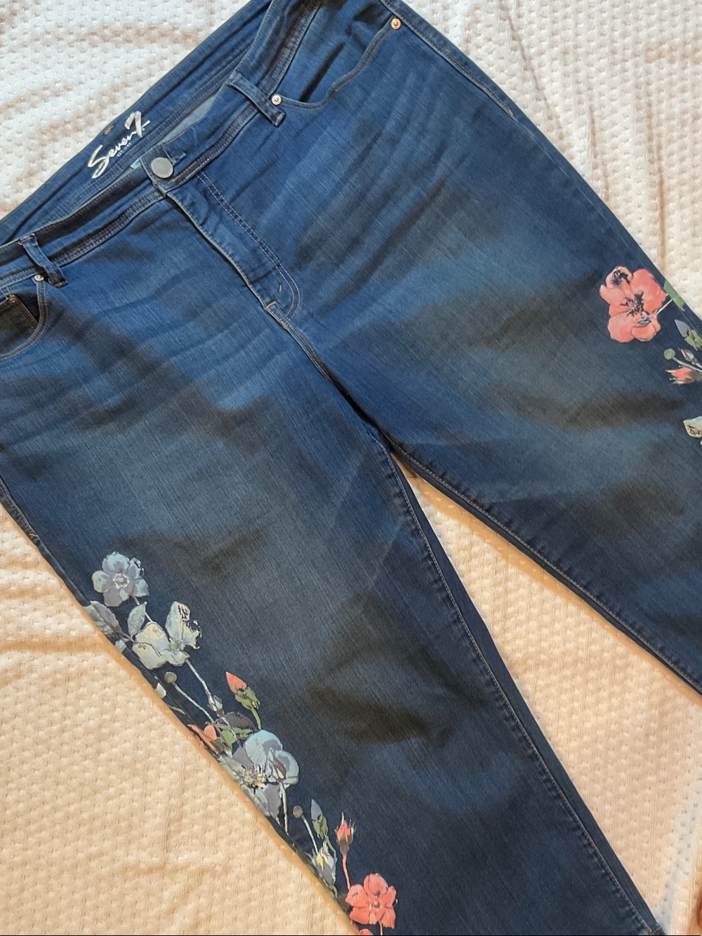 Seven7 Dark Blue Skinny Capri Jeans with Floral Accents Size 18